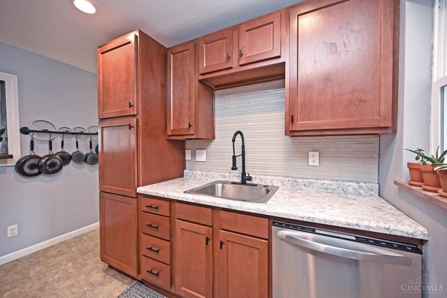 18 Crestmont Drive, Reading, OH 45215