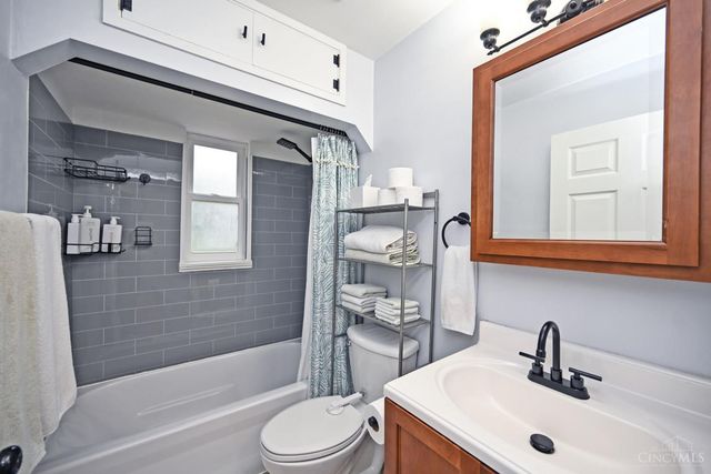 18 Crestmont Drive, Reading, OH 45215