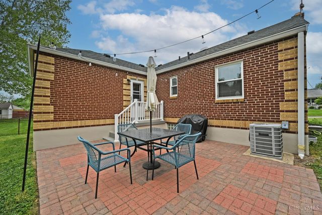 18 Crestmont Drive, Reading, OH 45215