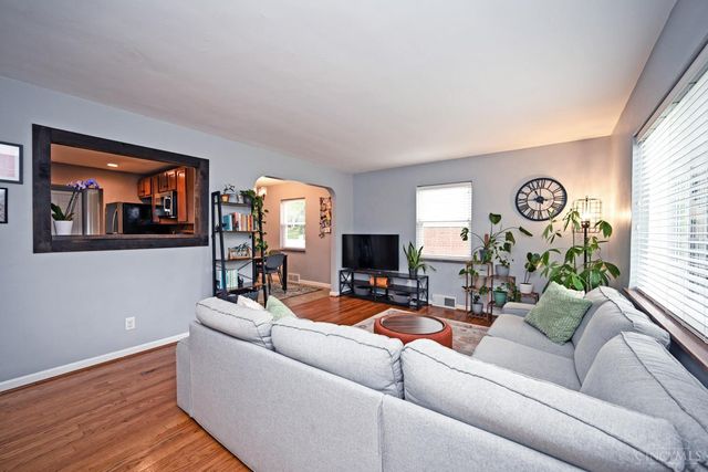 18 Crestmont Drive, Reading, OH 45215