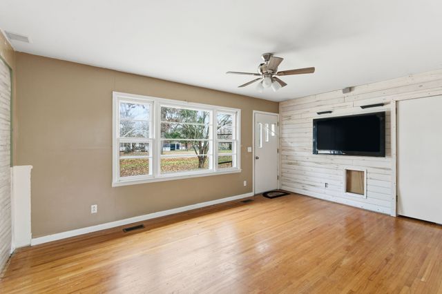 4137 Eastbrook Rd, Estill Springs, TN 37330