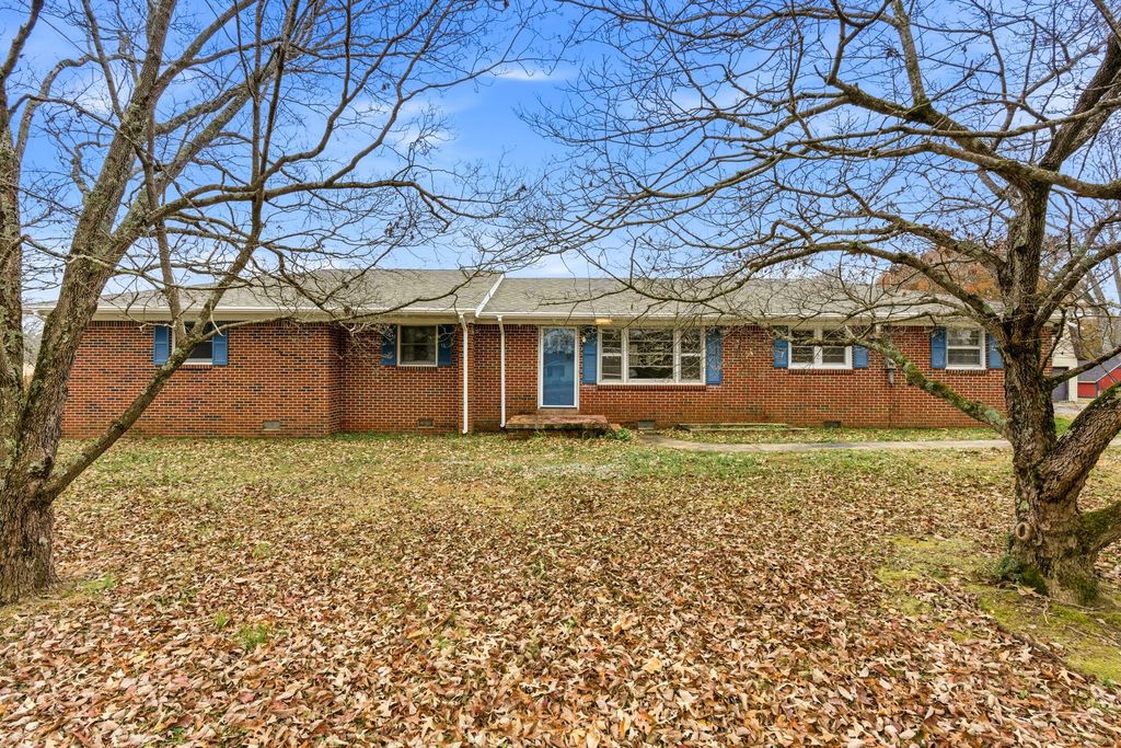 4137 Eastbrook Rd, Estill Springs, TN 37330