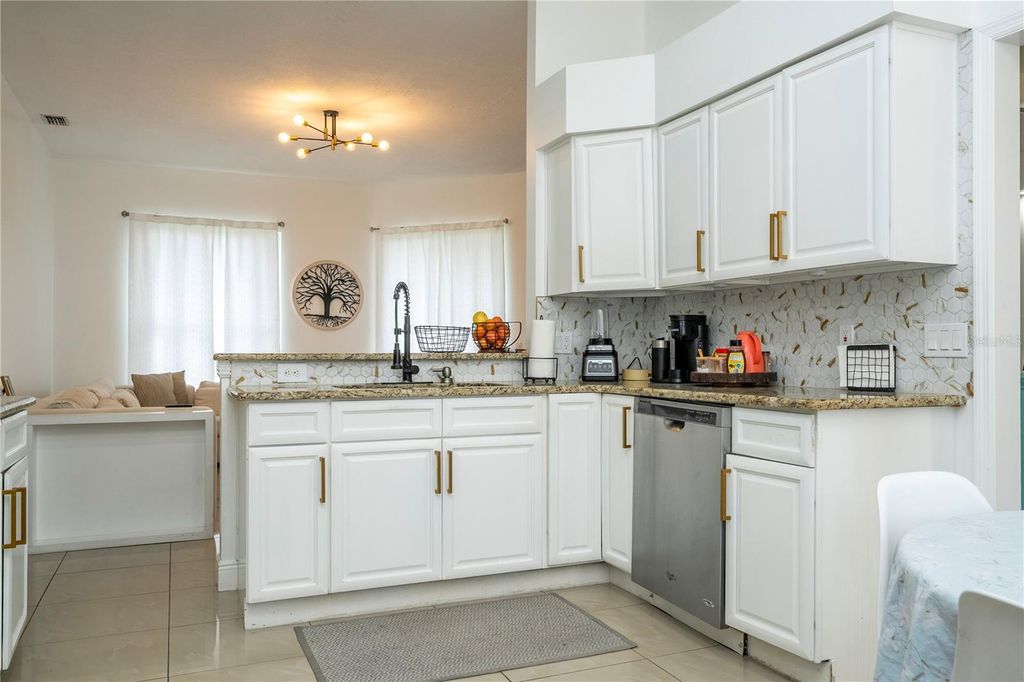 Image 16 of property listing at 2547 RACCOON RUN LANE, Orlando, FL 32837