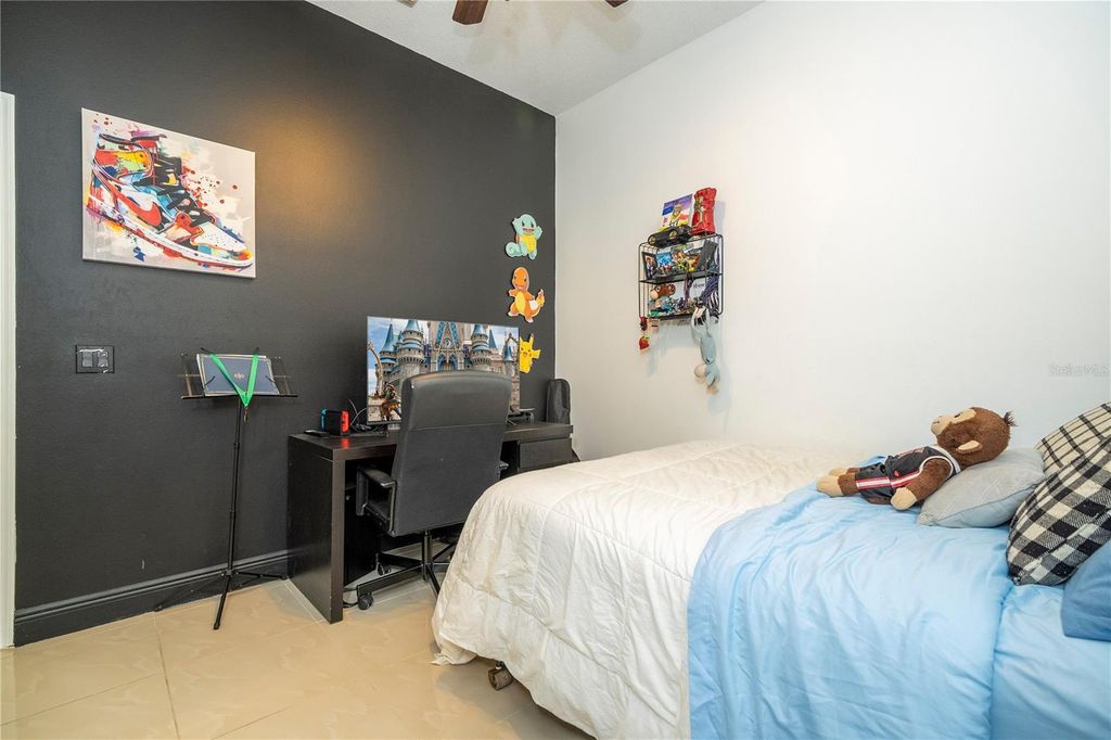 Image 19 of property listing at 2547 RACCOON RUN LANE, Orlando, FL 32837