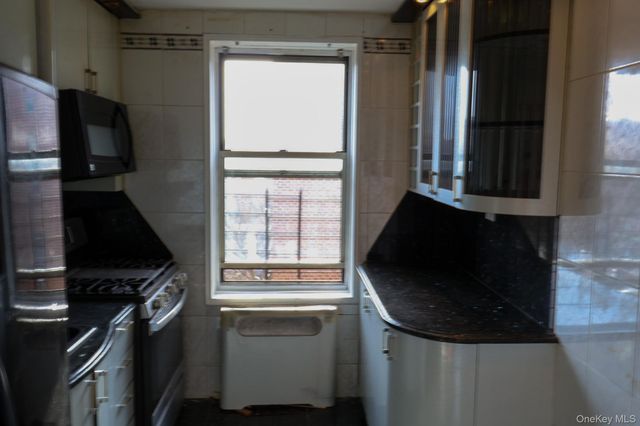 65-10 108th Street 6F, Forest Hills, NY 11375
