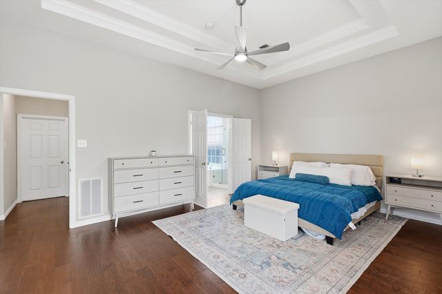 1904 N Port Court, Grapevine, TX 76051