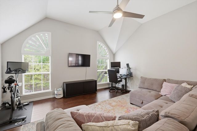 1904 N Port Court, Grapevine, TX 76051