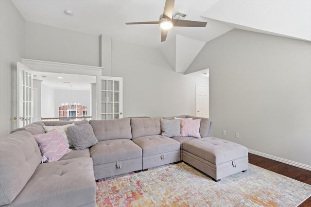 1904 N Port Court, Grapevine, TX 76051