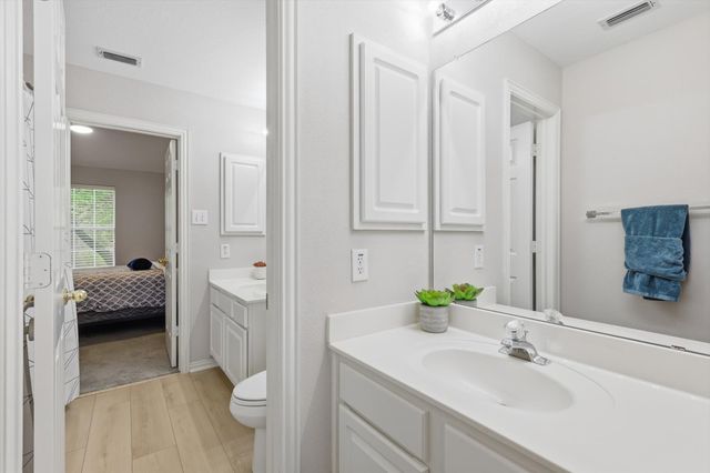 1904 N Port Court, Grapevine, TX 76051