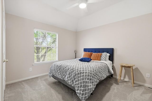 1904 N Port Court, Grapevine, TX 76051