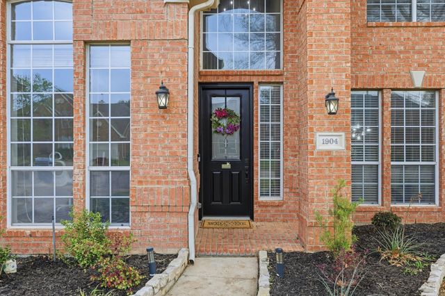 1904 N Port Court, Grapevine, TX 76051
