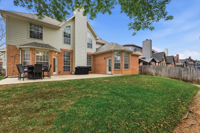 1904 N Port Court, Grapevine, TX 76051
