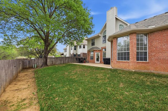 1904 N Port Court, Grapevine, TX 76051