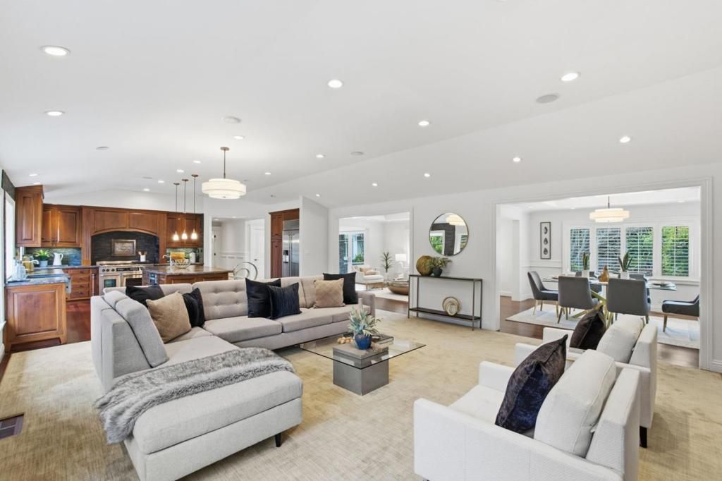 Image 12 of property listing at 10 Alderlee Way, San Carlos, CA 94070