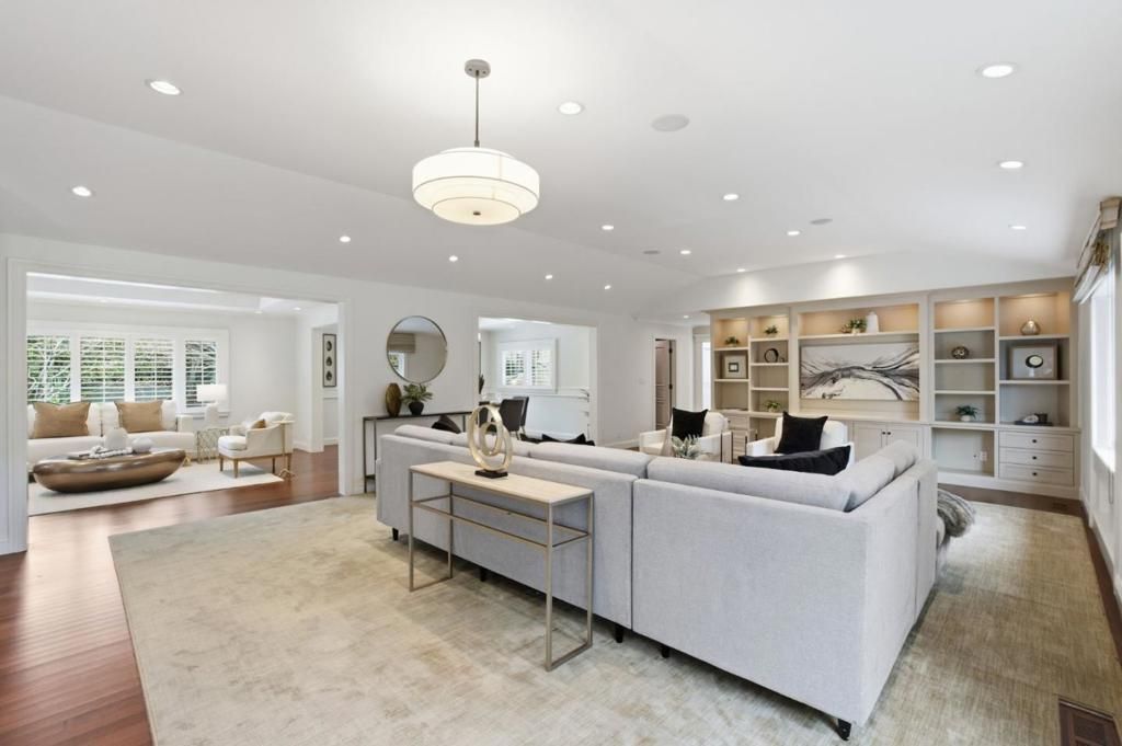 Image 13 of property listing at 10 Alderlee Way, San Carlos, CA 94070