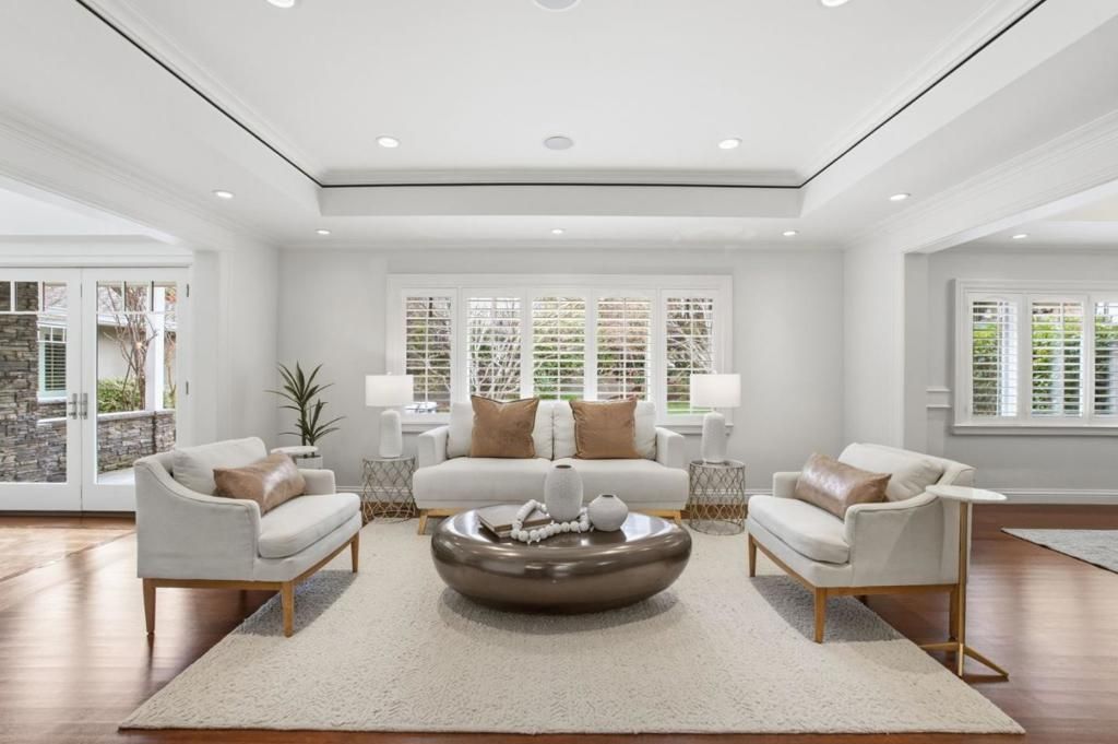 Image 14 of property listing at 10 Alderlee Way, San Carlos, CA 94070