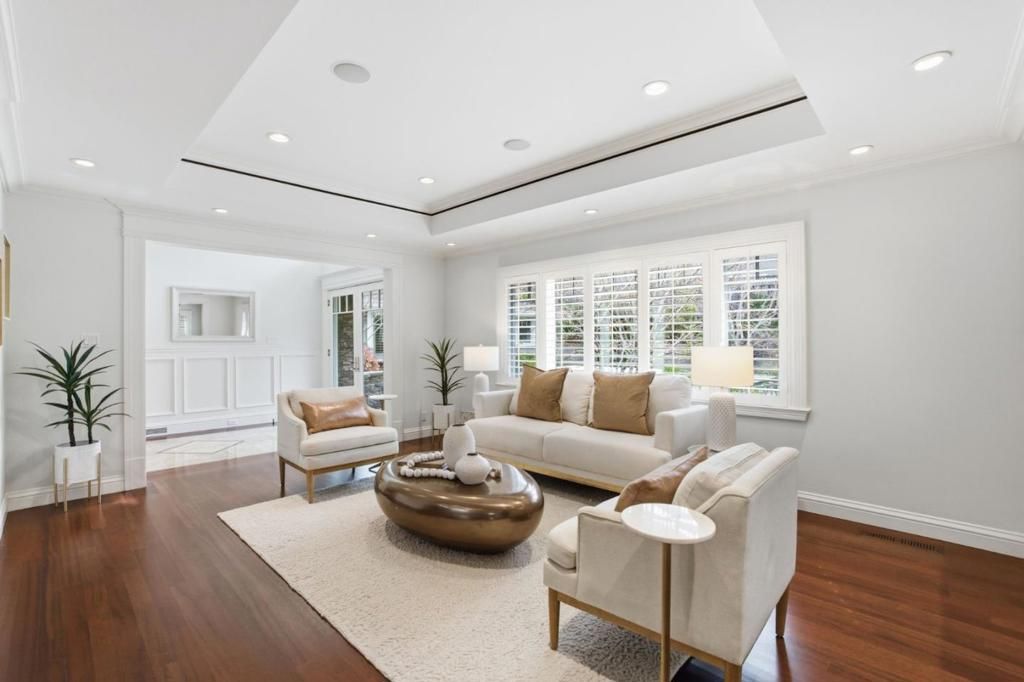 Image 15 of property listing at 10 Alderlee Way, San Carlos, CA 94070