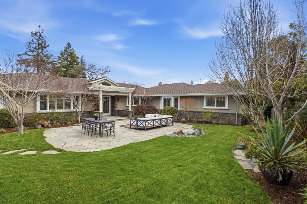 Image 3 of property listing at 10 Alderlee Way, San Carlos, CA 94070