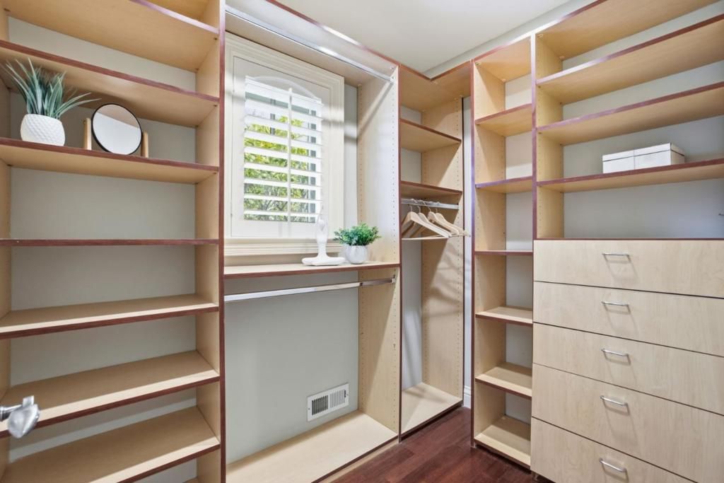 Image 32 of property listing at 10 Alderlee Way, San Carlos, CA 94070