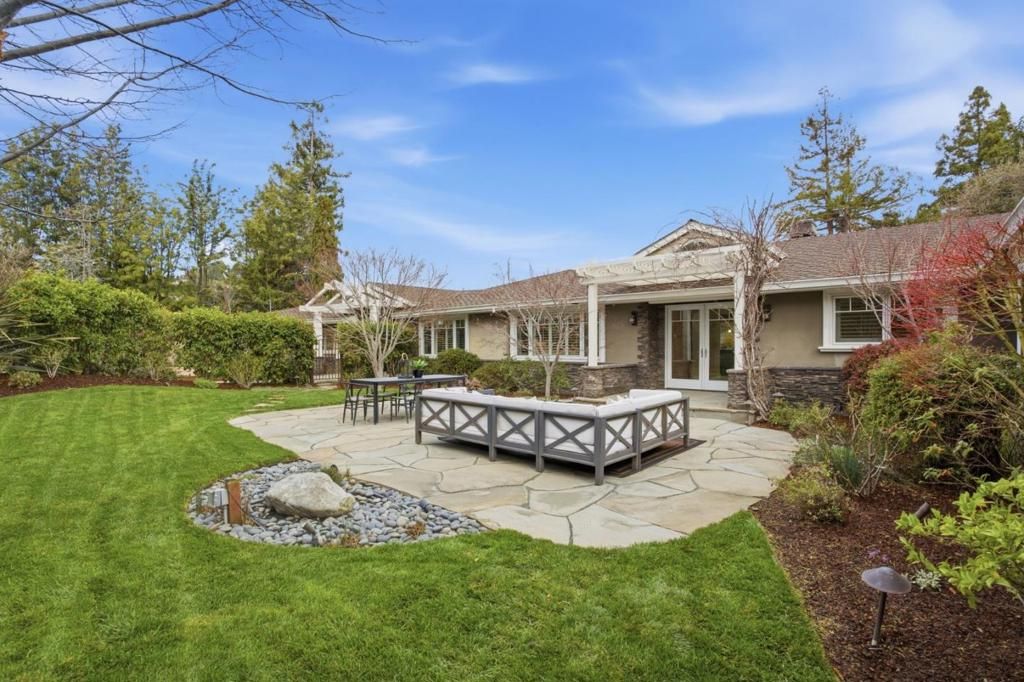 Image 5 of property listing at 10 Alderlee Way, San Carlos, CA 94070