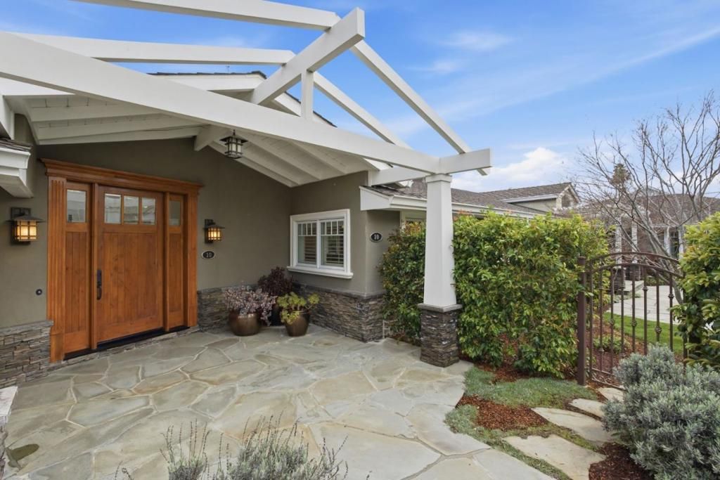 Image 9 of property listing at 10 Alderlee Way, San Carlos, CA 94070