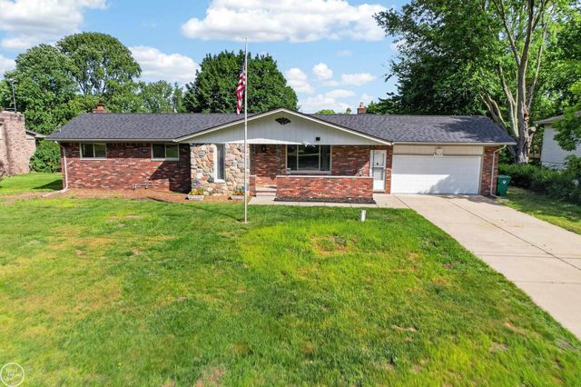 8650 Sandy Crest Drive, White Lake Twp, MI 48386