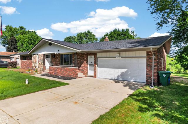 8650 Sandy Crest Drive, White Lake Twp, MI 48386