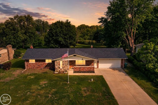 8650 Sandy Crest Drive, White Lake Twp, MI 48386