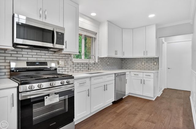8650 Sandy Crest Drive, White Lake Twp, MI 48386