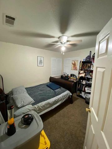 6236 Jaguar Ct, Riverbank, CA 95367