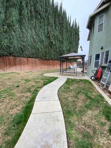 6236 Jaguar Ct, Riverbank, CA 95367