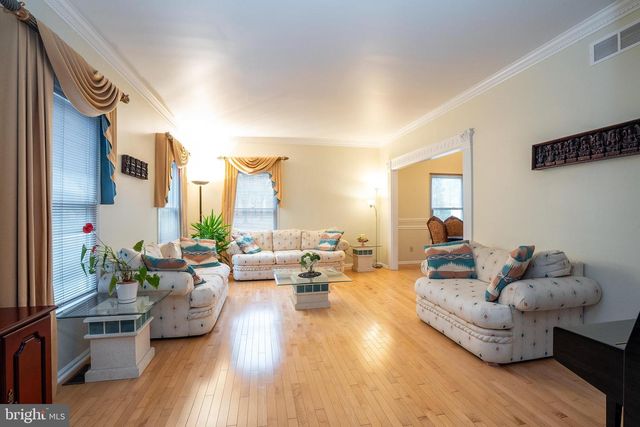 18 LOVELL DRIVE, Plainsboro, NJ 08536