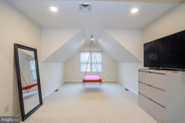 18 LOVELL DRIVE, Plainsboro, NJ 08536