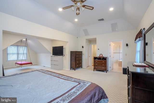 18 LOVELL DRIVE, Plainsboro, NJ 08536