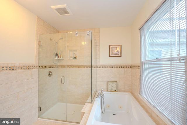 18 LOVELL DRIVE, Plainsboro, NJ 08536