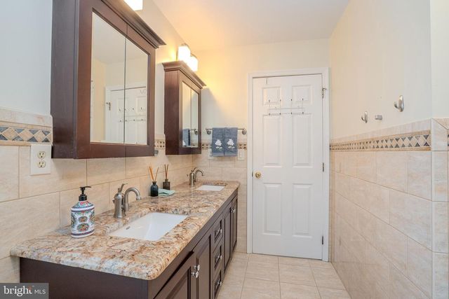 18 LOVELL DRIVE, Plainsboro, NJ 08536