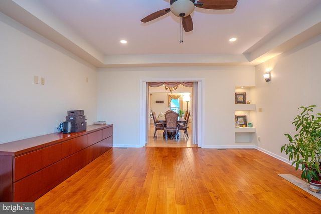 18 LOVELL DRIVE, Plainsboro, NJ 08536