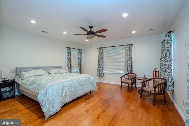 18 LOVELL DRIVE, Plainsboro, NJ 08536