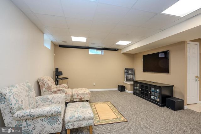 18 LOVELL DRIVE, Plainsboro, NJ 08536