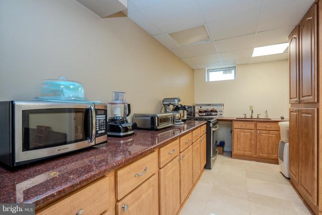 18 LOVELL DRIVE, Plainsboro, NJ 08536