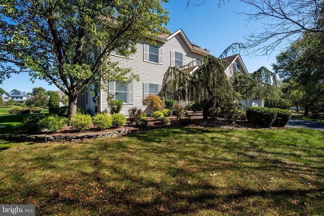 18 LOVELL DRIVE, Plainsboro, NJ 08536