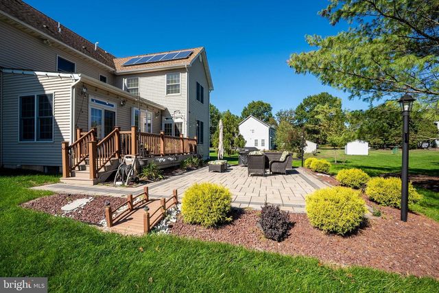18 LOVELL DRIVE, Plainsboro, NJ 08536