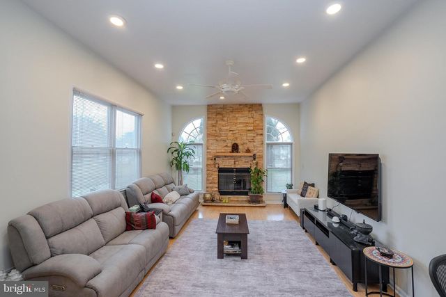 18 LOVELL DRIVE, Plainsboro, NJ 08536