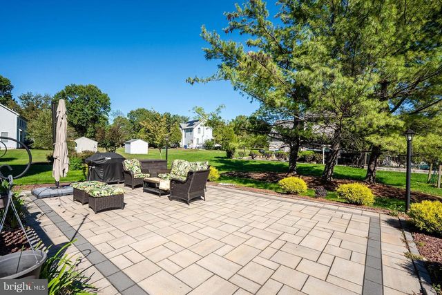 18 LOVELL DRIVE, Plainsboro, NJ 08536