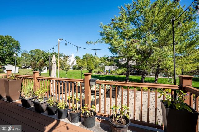 18 LOVELL DRIVE, Plainsboro, NJ 08536