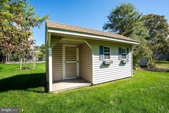 18 LOVELL DRIVE, Plainsboro, NJ 08536