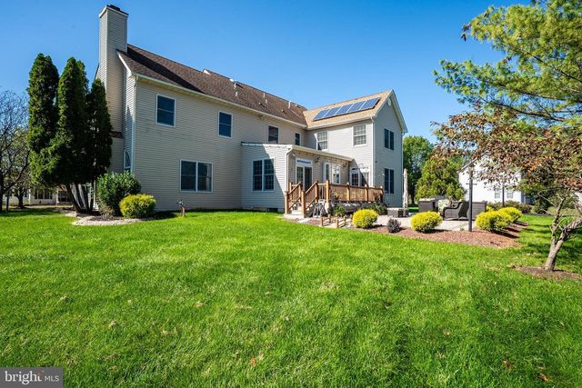 18 LOVELL DRIVE, Plainsboro, NJ 08536