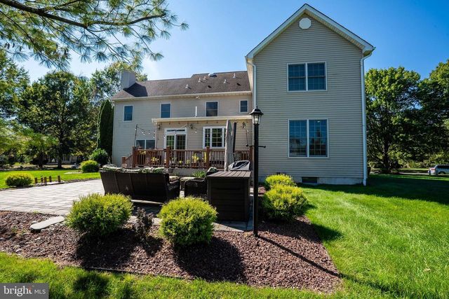18 LOVELL DRIVE, Plainsboro, NJ 08536