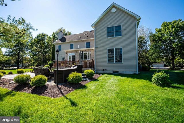 18 LOVELL DRIVE, Plainsboro, NJ 08536