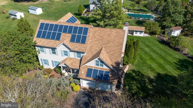 18 LOVELL DRIVE, Plainsboro, NJ 08536